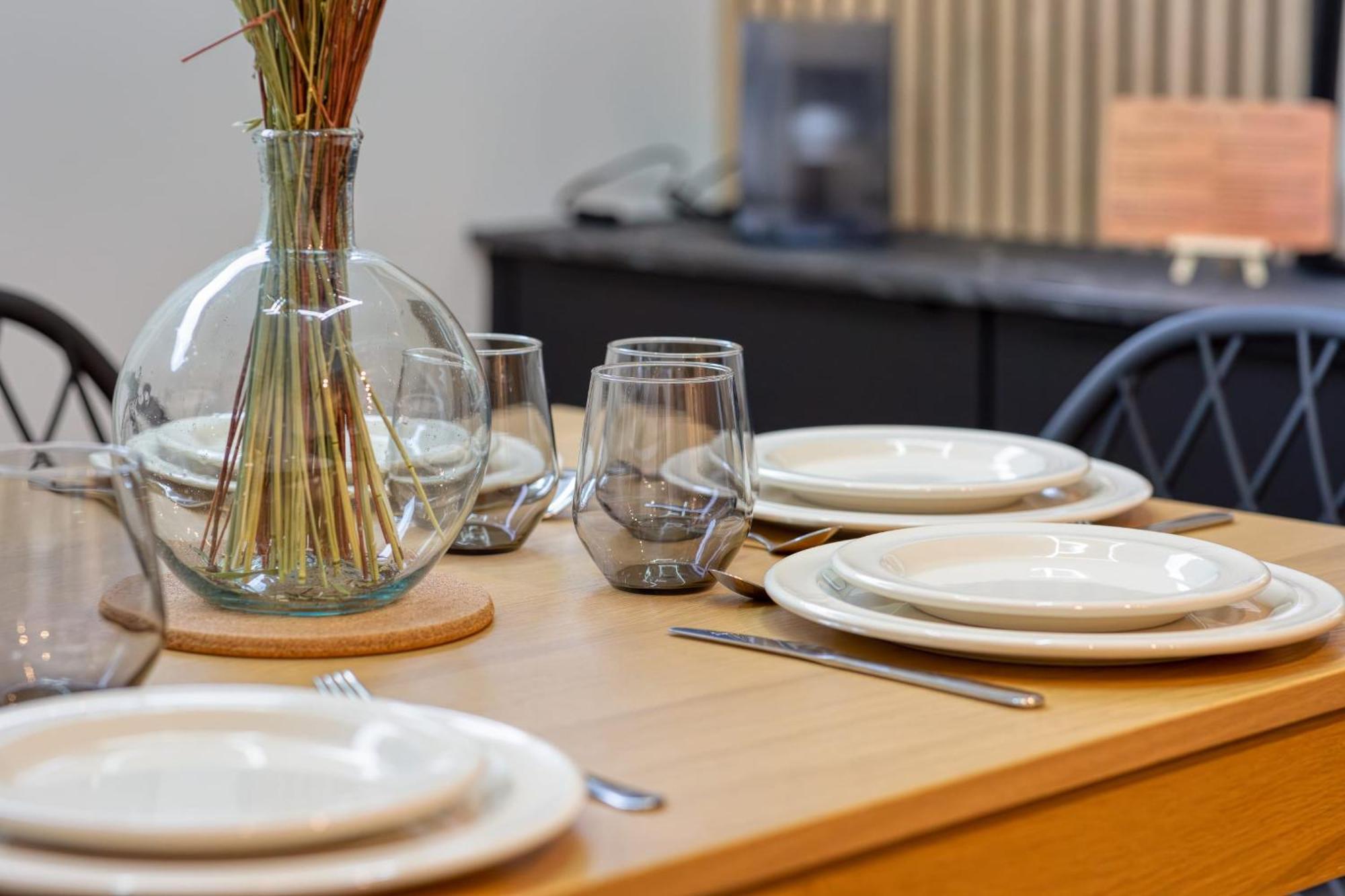 Apartamento Rose Ecrin De Charme Avec Parking Terrasse Privee Et Jardin Partage Grand-Couronne Exterior foto